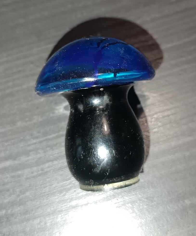 Petit champignon en résine époxy fait main - Mag'ical Epoxy