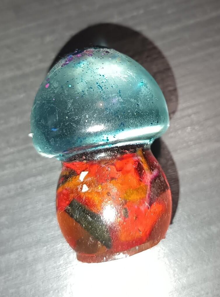 Petit champignon en résine époxy fait main - Mag'ical Epoxy